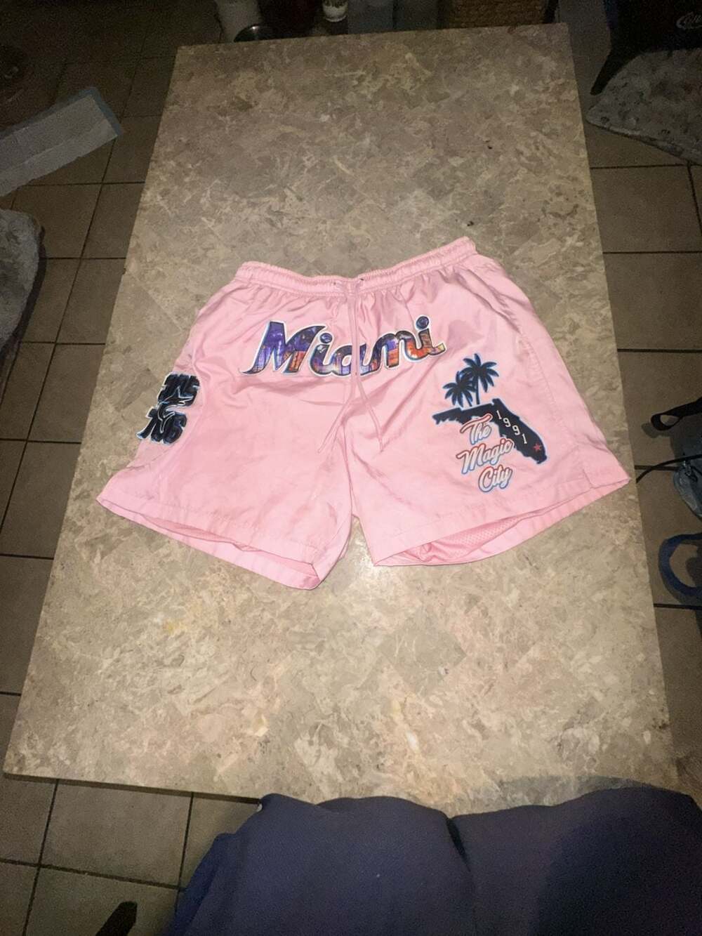 Reason Miami The Magic City Pink Mesh-Lined Shorts xL